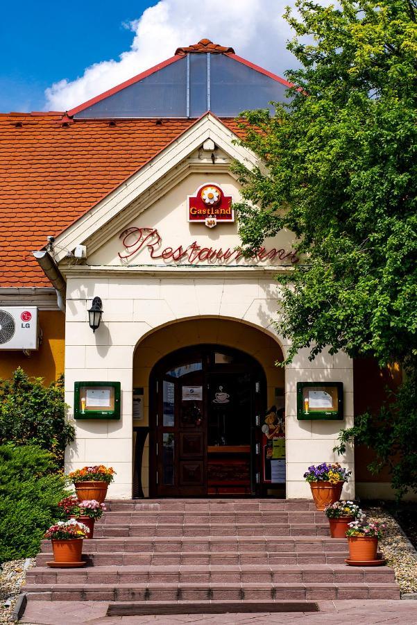 Gastland M0 Hotel & Conference Center Szigetszentmiklos Exterior photo