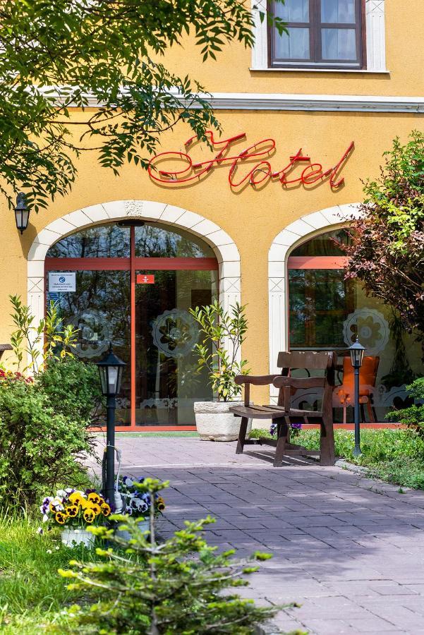 Gastland M0 Hotel & Conference Center Szigetszentmiklos Exterior photo
